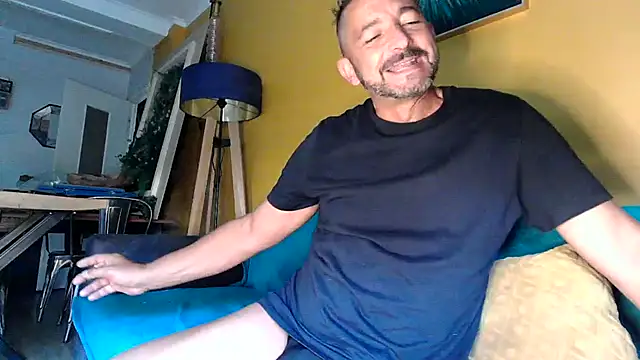 Snapshot of daddy3945 chatting on 3, 7, 2026 daddy3945 online show from 3, 7, 2026