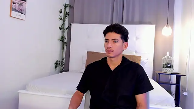 Snapshot of Alejo-and-Thiago chatting on 22, 7, 2026 Alejo-and-Thiago online show from 22, 7, 2026
