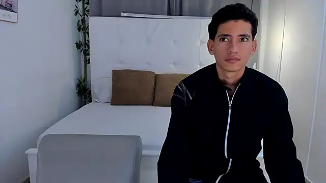 Snapshot of Alejo-and-Thiago chatting on 9, 6, 2026 Alejo-and-Thiago online show from 9, 6, 2026
