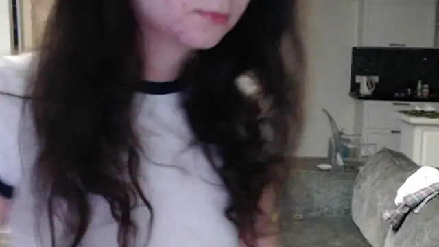 cute lilia online show from 9, 5, 2026