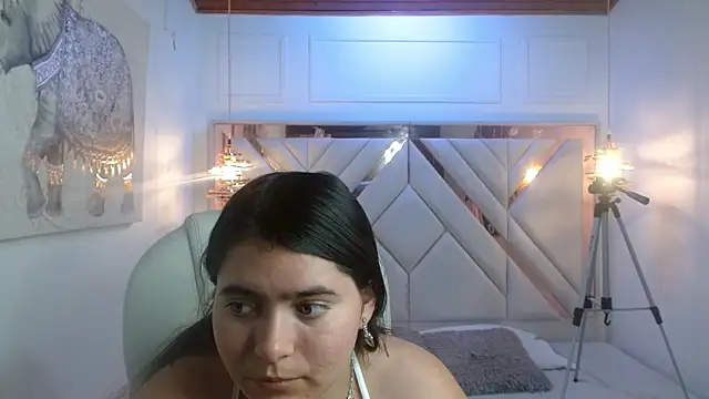Snapshot of Laurha_ chatting on 14, 7, 2026 Laurha online show from 14, 7, 2026