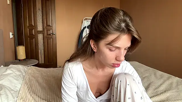 TrishIsaac online show from 15, 6, 2026
