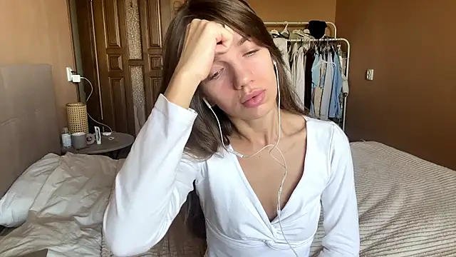 TrishIsaac online show from 22, 5, 2026