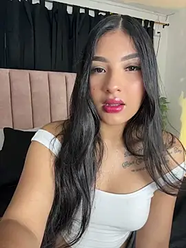 Snapshot of SabrinaX_X chatting on 6, 5, 2026 SabrinaX X online show from 6, 5, 2026