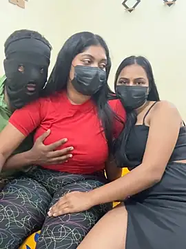 MUSKANHOTCOUPLE online show from 17, 5, 2026
