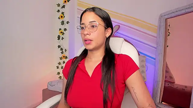 Camila Smith 18 online show from 4, 5, 2026