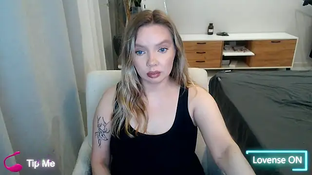 Snapshot of PolinaXXXXXJones chatting on 8, 5, 2026 PolinaXXXXXJones online show from 8, 5, 2026