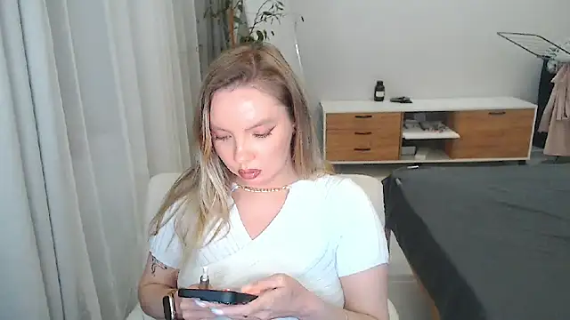 Snapshot of PolinaXXXXXJones chatting on 7, 5, 2026 PolinaXXXXXJones online show from 7, 5, 2026