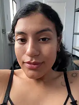 Snapshot of _sweetnenus_ chatting on 2, 6, 2026 sweetnenus online show from 2, 6, 2026