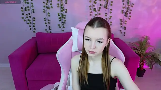 Snapshot of Eva_Th0mpson chatting on 13, 5, 2026 Eva Th0mpson online show from 13, 5, 2026