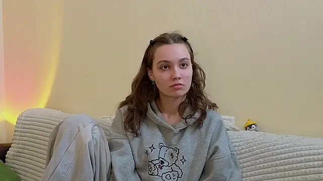JolieDerringer online show from 13, 5, 2026