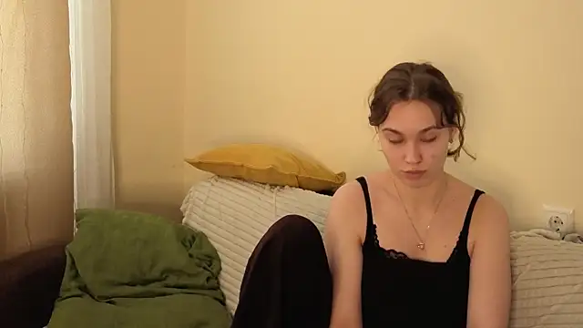 JolieDerringer online show from 25, 5, 2026