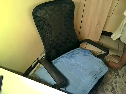Snapshot of Ashtonfuckingboi chatting on 26, 5, 2026 Ashtonfuckingboi online show from 26, 5, 2026