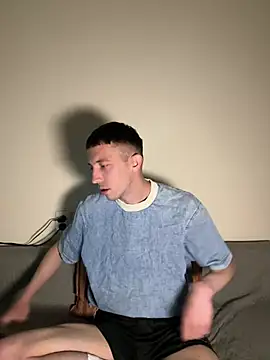 Matteoluvv online show from 3, 5, 2026