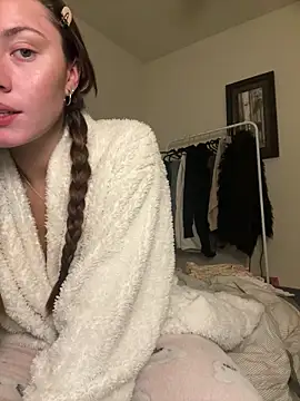 Snapshot of daisycollins chatting on 6, 5, 2026 daisycollins online show from 6, 5, 2026