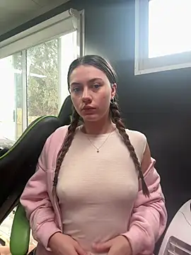 Snapshot of daisycollins chatting on 17, 5, 2026 daisycollins online show from 17, 5, 2026