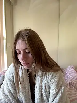 Snapshot of daisycollins chatting on 10, 7, 2026 daisycollins online show from 10, 7, 2026