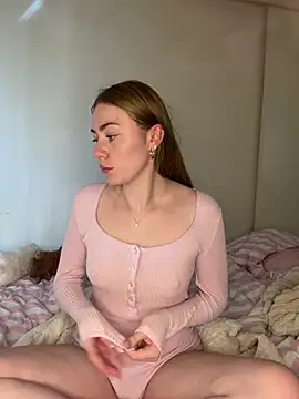 Snapshot of daisycollins chatting on 8, 7, 2026 daisycollins online show from 8, 7, 2026
