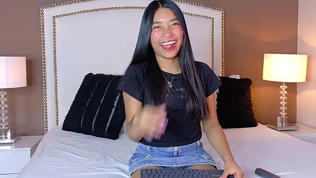 Snapshot of hanaluna_ chatting on 7, 7, 2026 hanaluna online show from 7, 7, 2026