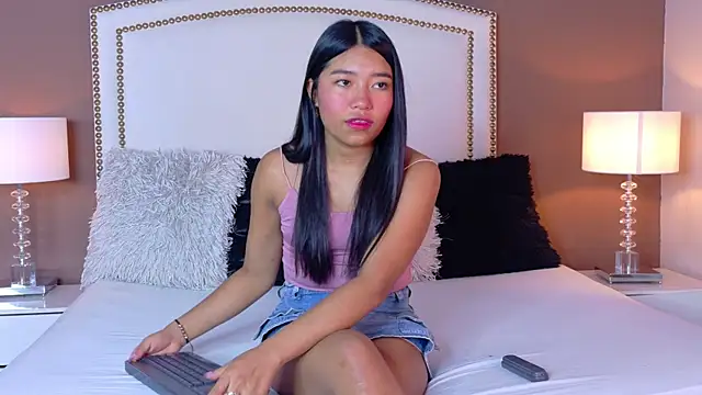 Snapshot of hanaluna_ chatting on 13, 6, 2026 hanaluna online show from 13, 6, 2026