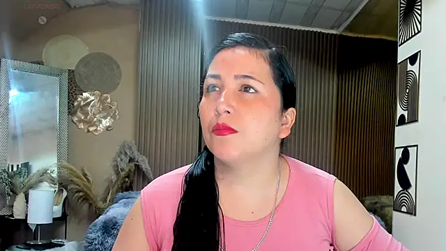 Snapshot of BBWLuxuryMuse chatting on 4, 6, 2026 BBWLuxuryMuse online show from 4, 6, 2026