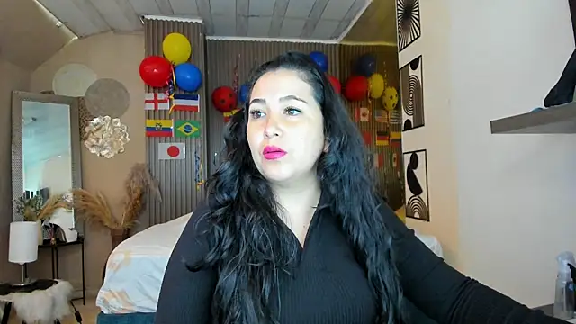Snapshot of BBWLuxuryMuse chatting on 17, 6, 2026 BBWLuxuryMuse online show from 17, 6, 2026