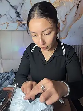 Julieth ec online show from 28, 7, 2026