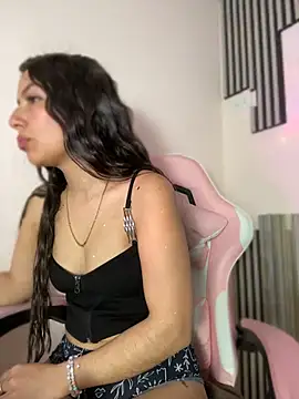Julieth ec online show from 16, 5, 2026