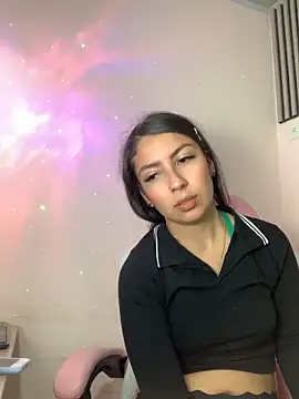Julieth ec online show from 2, 6, 2026