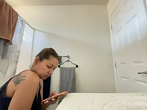 Baybeecakes online show from 19, 5, 2026
