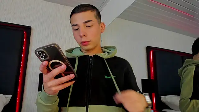 Aron maxx online show from 6, 5, 2026