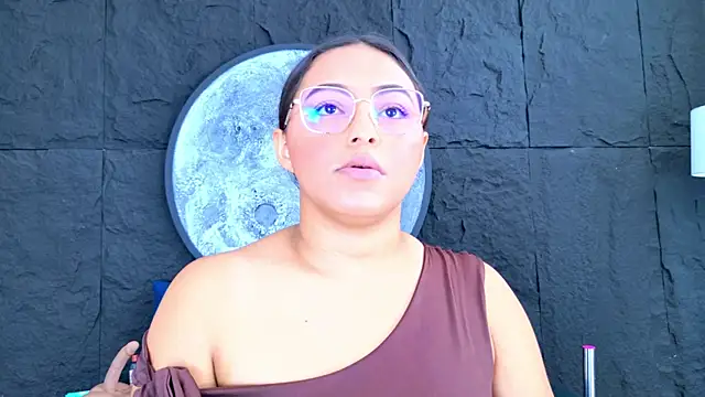 Snapshot of JessiBannkss chatting on 24, 6, 2026 JessiBannkss online show from 24, 6, 2026