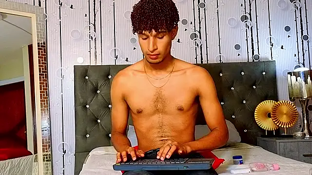 Snapshot of Alex_Bloom chatting on 30, 5, 2026 Alex Bloom online show from 30, 5, 2026