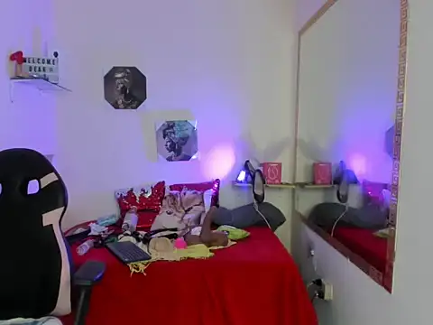 dulce luna small online show from 3, 6, 2026