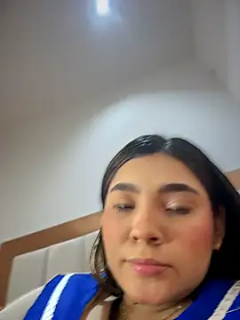 Mia Rodriguezz  online show from 20, 5, 2026