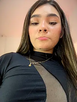 Mia Rodriguezz  online show from 15, 5, 2026