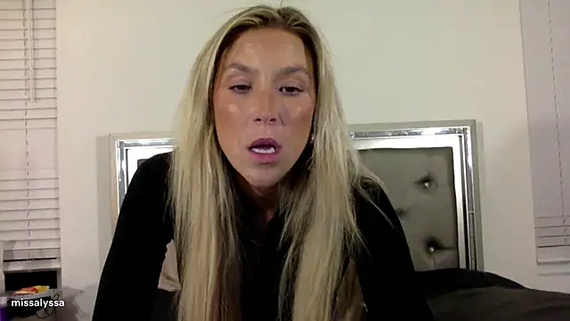 Snapshot of Misss_alyssaaa chatting on 10, 6, 2026 Misss alyssaaa online show from 10, 6, 2026