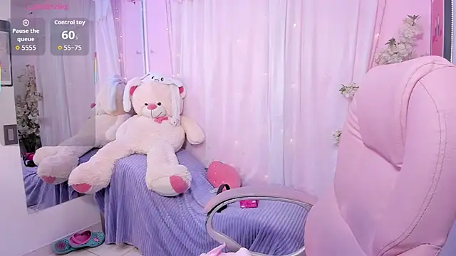 ShanelleDupont  online show from 4, 8, 2026