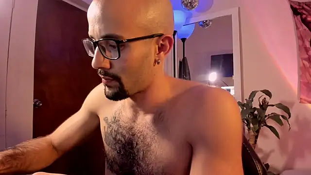 Snapshot of LarryGarzon chatting on 24, 7, 2026 LarryGarzon online show from 24, 7, 2026