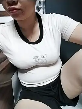 Girl lovebaby online show from 31, 5, 2026
