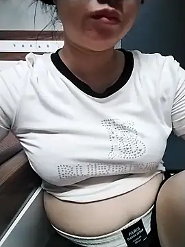 Girl lovebaby online show from 16, 5, 2026