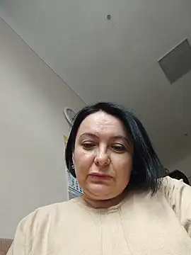 EmmaEmmy40 online show from 20, 7, 2026
