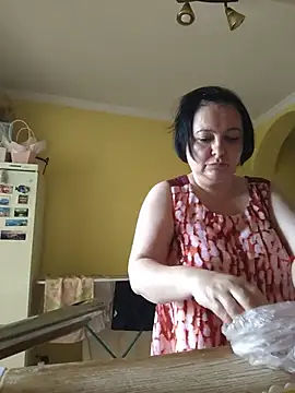 EmmaEmmy40 online show from 10, 6, 2026