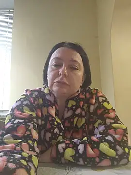 EmmaEmmy40 online show from 17, 6, 2026
