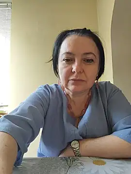 EmmaEmmy40 online show from 17, 6, 2026