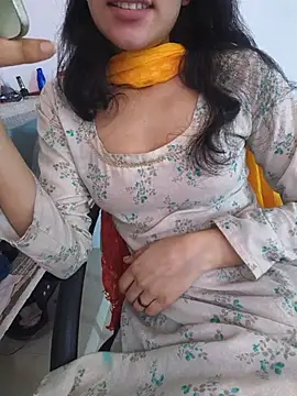 Snapshot of zoya_baby_ chatting on 5, 6, 2026 zoya baby online show from 5, 6, 2026