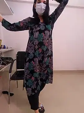 Snapshot of zoya_baby_ chatting on 10, 5, 2026 zoya baby online show from 10, 5, 2026
