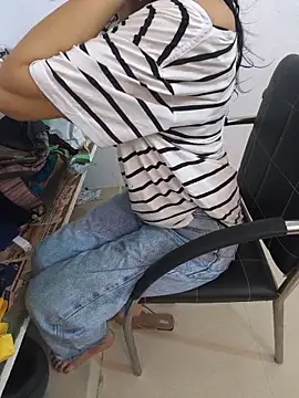 Snapshot of zoya_baby_ chatting on 18, 6, 2026 zoya baby online show from 18, 6, 2026
