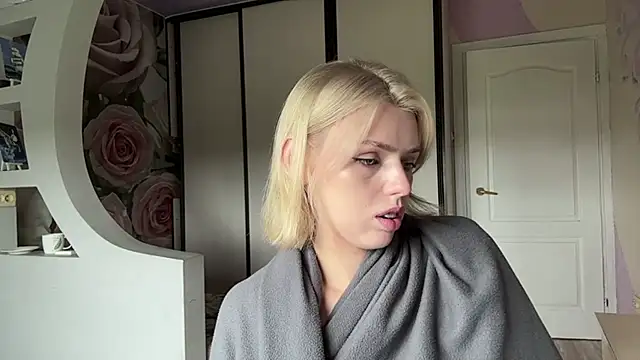 ScarlettRosy online show from 16, 6, 2026