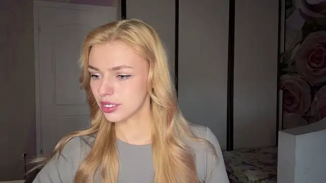 ScarlettRosy online show from 13, 5, 2026